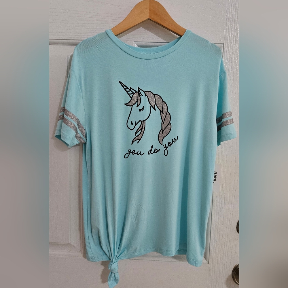 🎈$5 Rumi+Ryder Light Blue Glitter Unicorn Tee with Knot.